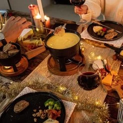 Boska Pizzaplank Friends L - BBQ Accessoires - Eikenhout - Handige Opvanggeul - Ø 34 Cm -Keukengrill Winkel 1200x1200 368