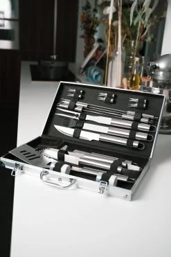 Sens Design BBQ Accesoires - 18 Delig - BBQ Gereedschapset Koffer -Keukengrill Winkel 800x1200 2